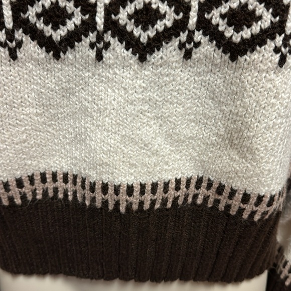 American Eagle NWT M PLUSH SOFT WARM BROWNS CREAM TURTLENECK SWEATER - Picture 4 of 9